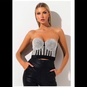 Beautiful corset top! Perfect for the holidays